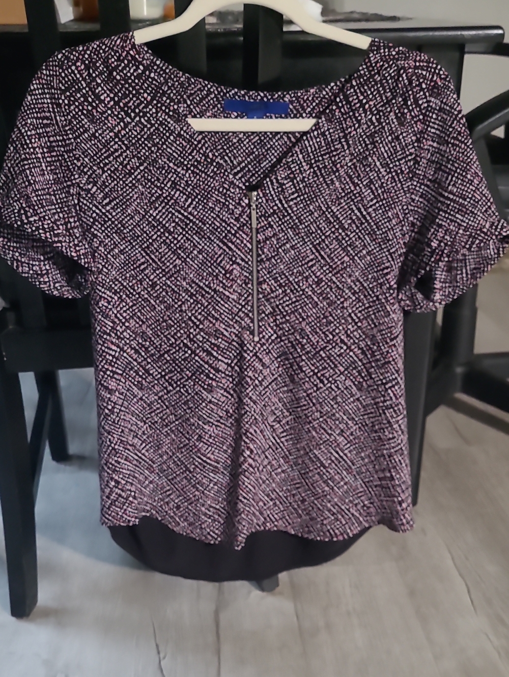 Apt. 9 Black and Pink Short Sleeve Zip-Front Blouse